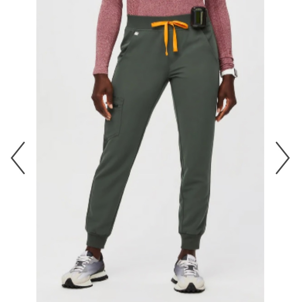 FIGS High Wasted Zamora Jogger Scrub Pants - Moss